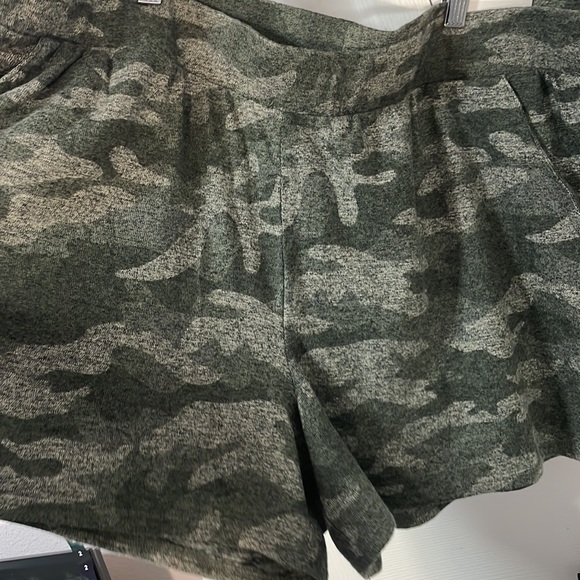 New short from Maurices. Very soft and Cozy - Picture 2 of 4